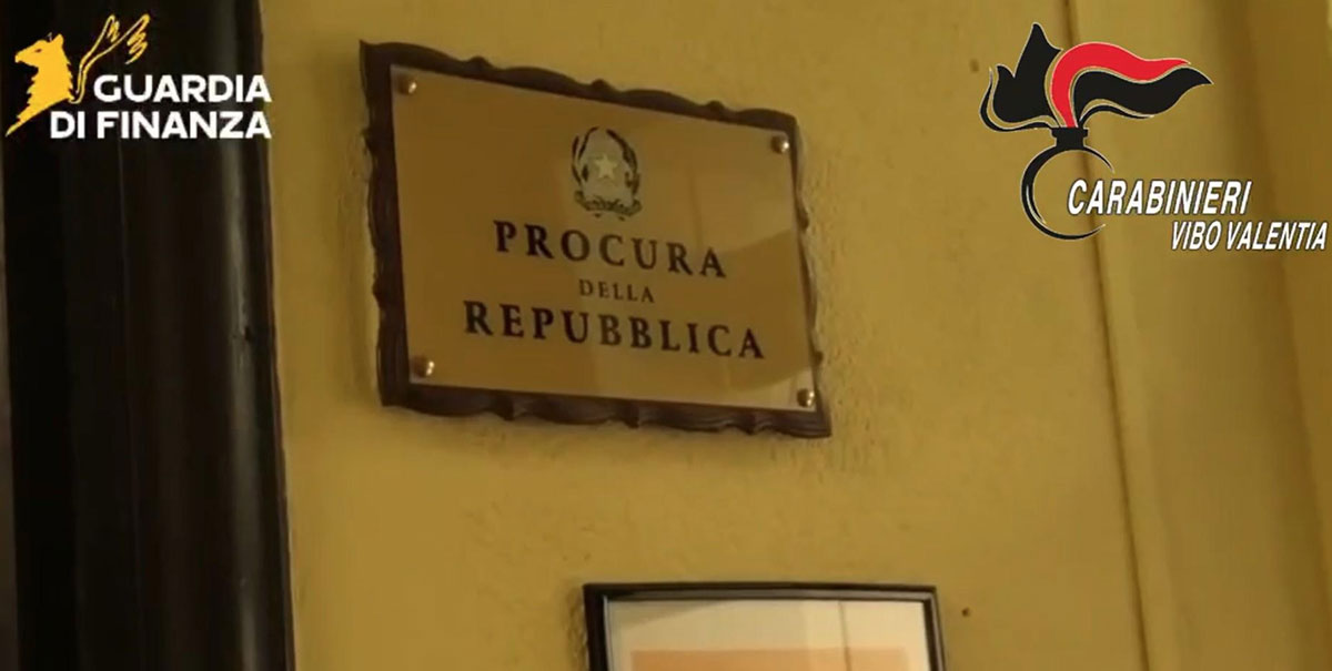Si appropriano del denaro di un Ente Pubblico, sequestri nei