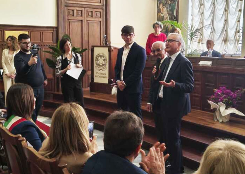 Primo maggio, celebrati 23 nuovi maestri del lavoro. Prefetto De Rosa: "I giovani restino facendo grande la Calabria"