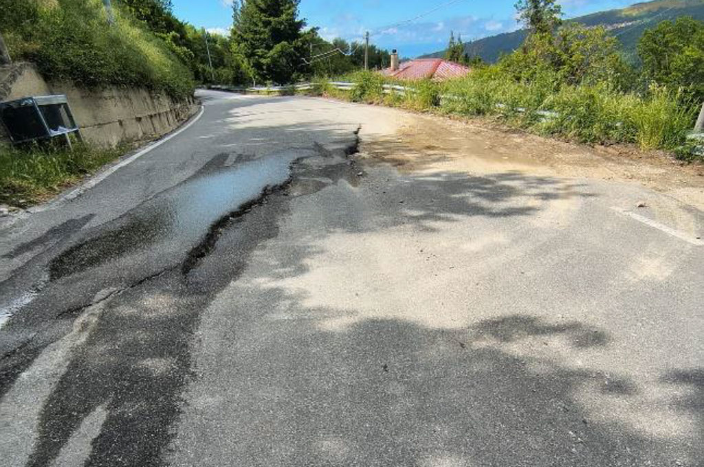 Lamezia, nuove segnalazioni dei cittadini su criticità provinciale 73 a Caria: "Serve intervento urgente"