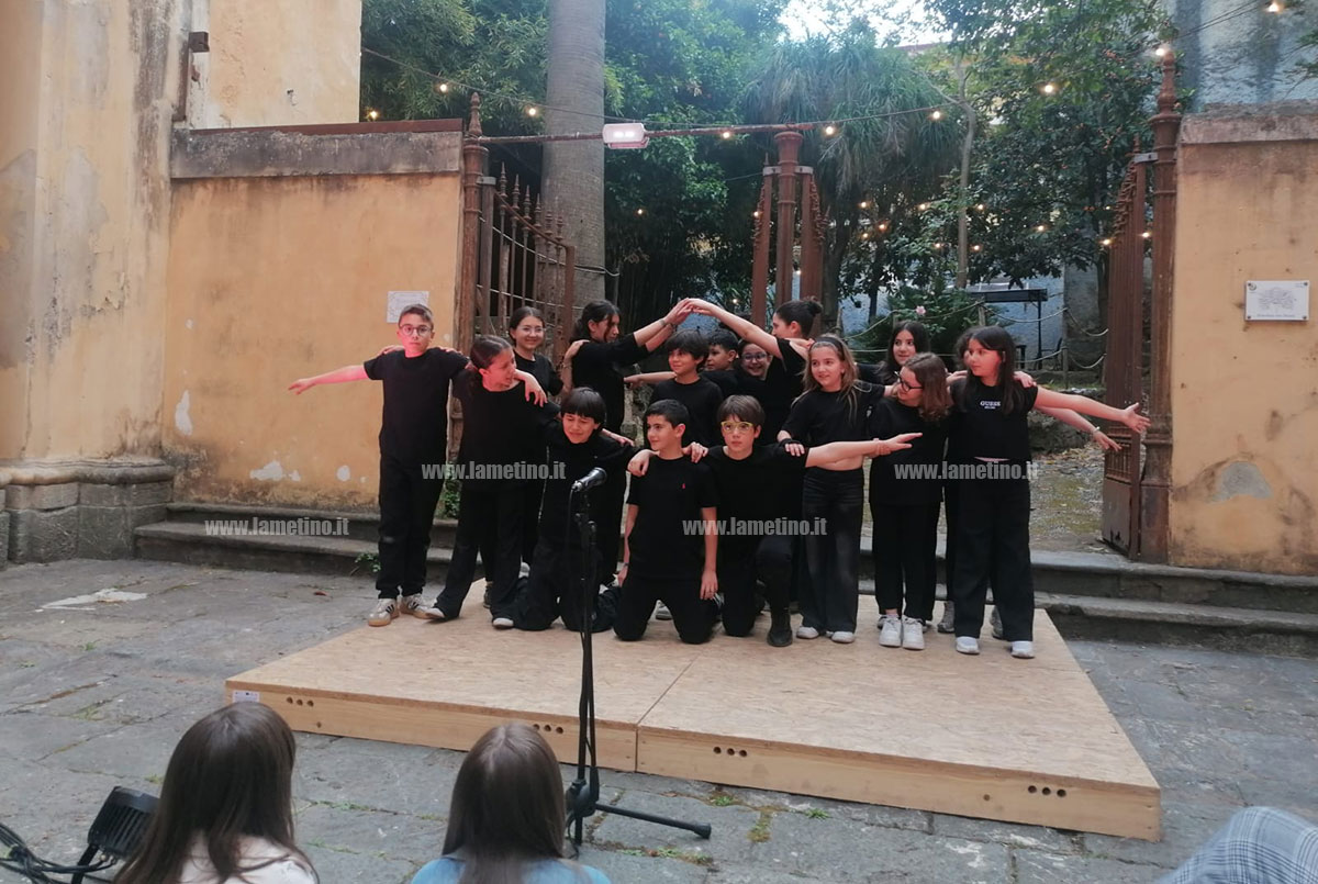spettacolo-teatrale-Mammut-Imag_09fea.jpg