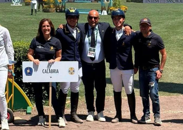 Sport equestri, il giovane lametino Maurizio Vescio trionfa a Piazza di Siena