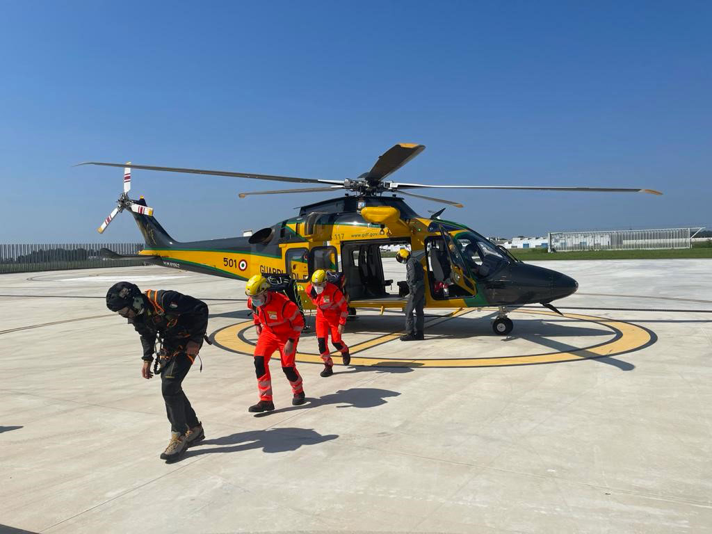 Collaborazione tra Guardia di finanza e Anpas nel periodo estivo, interessato anche reparto volo di Lamezia