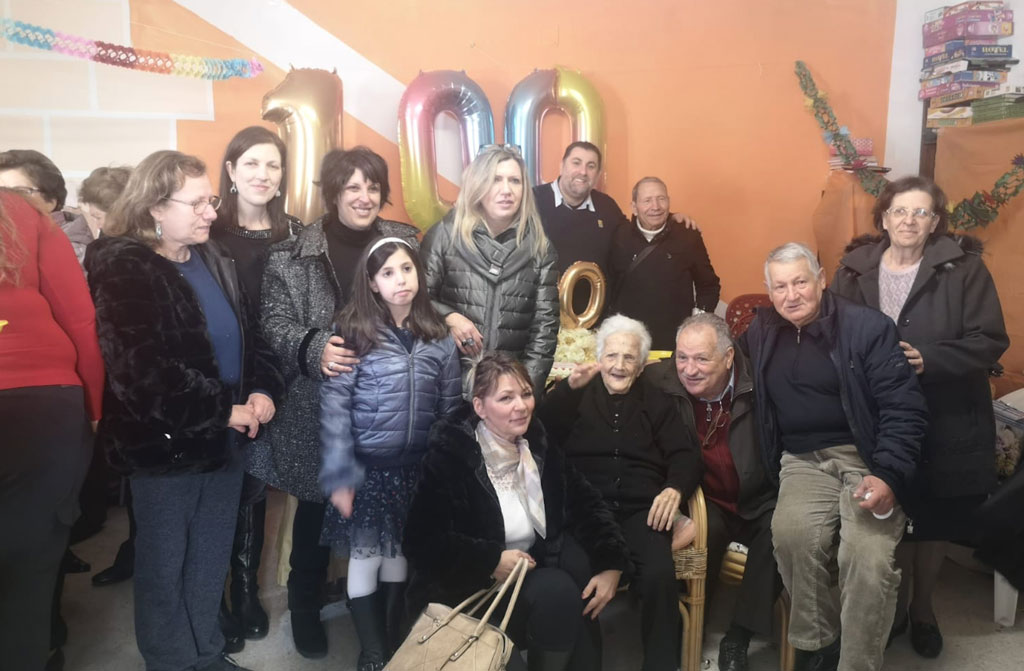 Falerna in festa per i 100 anni della signora Antonia