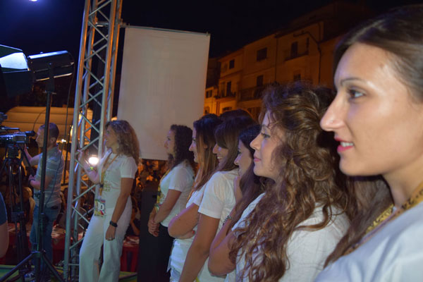 11-ragazze-feta-pizza.jpg