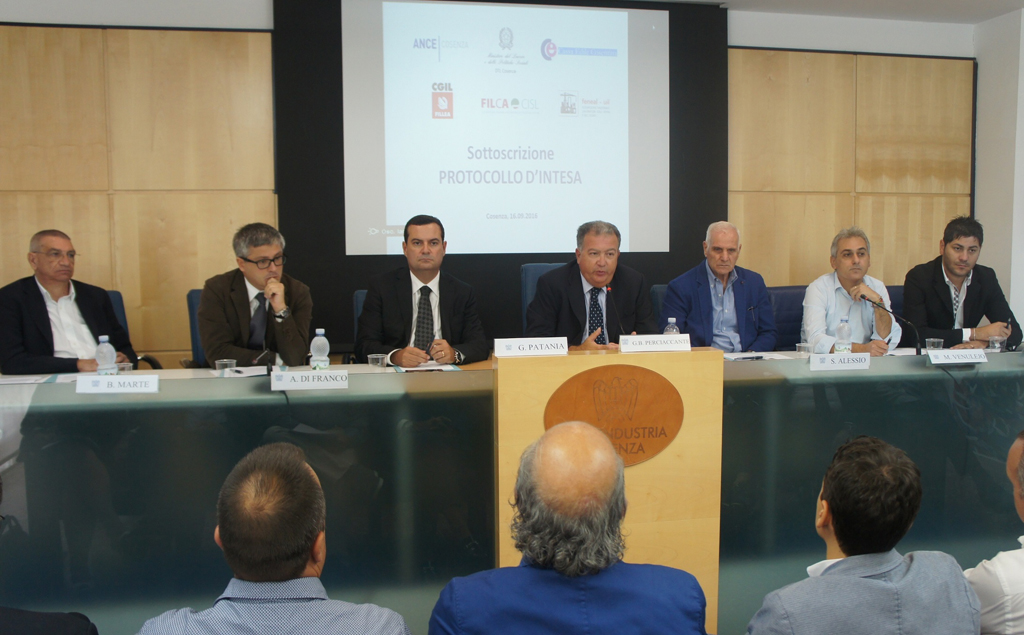 A Cosenza protocollo per combattere lavoro irregolare