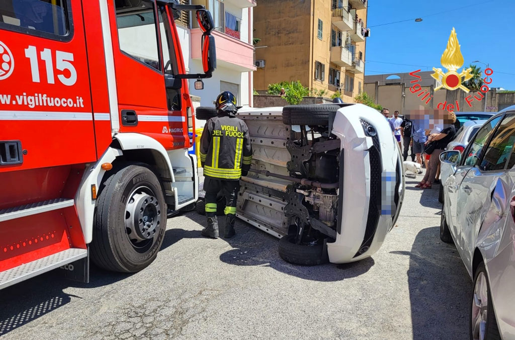 Scontro fra due auto a Catanzaro: ferita anziana