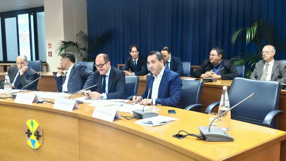 Forza Italia presenta a Reggio "Comitato No": Costituzione va migliorata e non manomessa