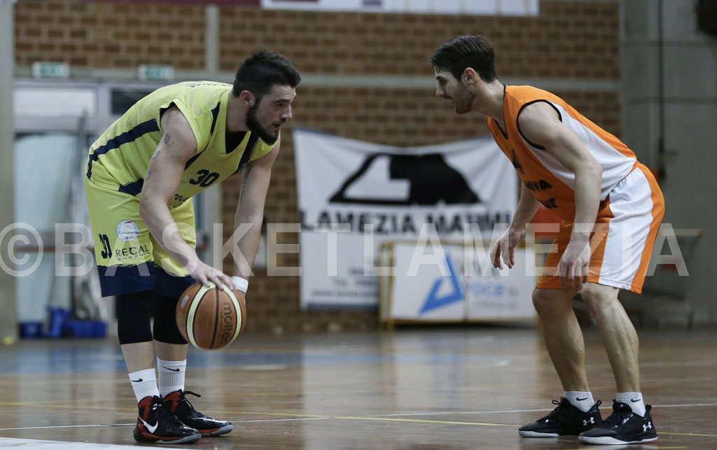 Basketball Lamezia vince contro la Nuova Jolly