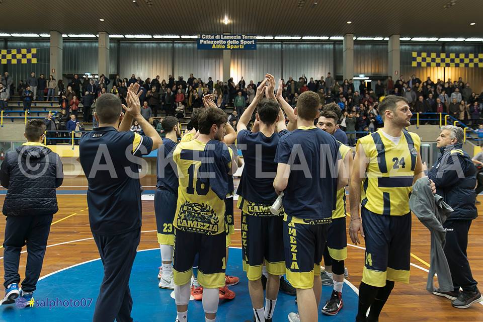 Basketball Lamezia e Val Gallico si giocano tutto in gara 3 domenica al Palasparti