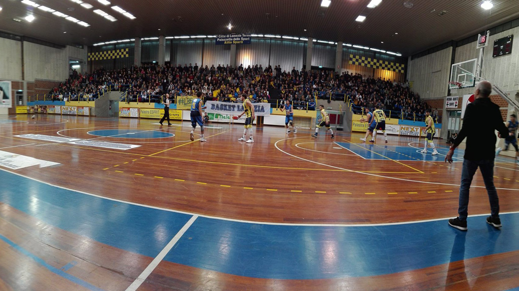 Basketball Lamezia conquista la finale battendo il Val Gallico