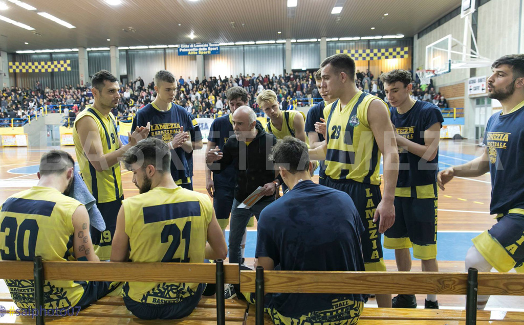 Basketball Lamezia sabato affronta il Perugia nello spareggio per l'accesso alla fase nazionale