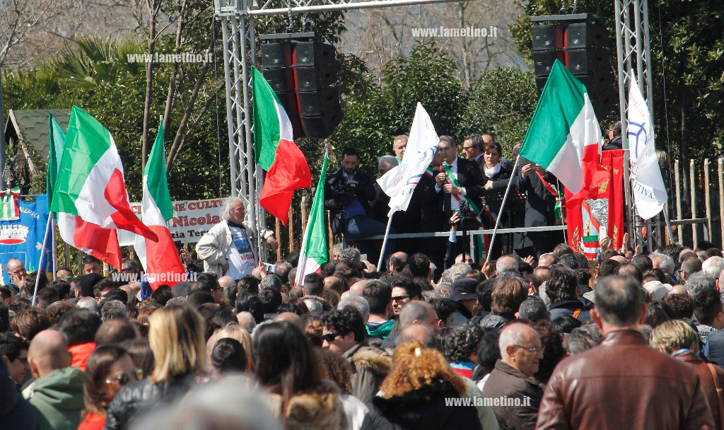 Manifestazione a difesa ospedale, reazioni