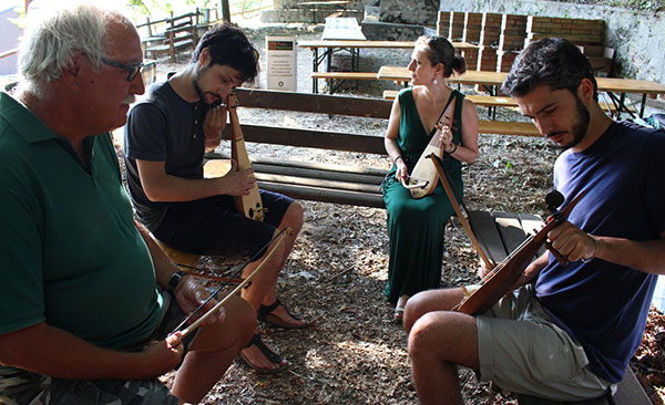 Felici e Conflenti: terza giornata con trekking sul Reventino, performance e storie di suonatori e migranti