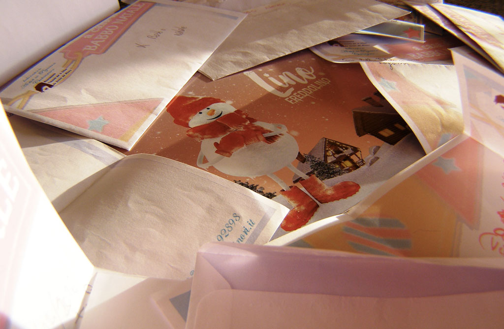 Bambini ricoverati all'ospedale Pugliese-Ciaccio scrivono letterine a Babbo Natale