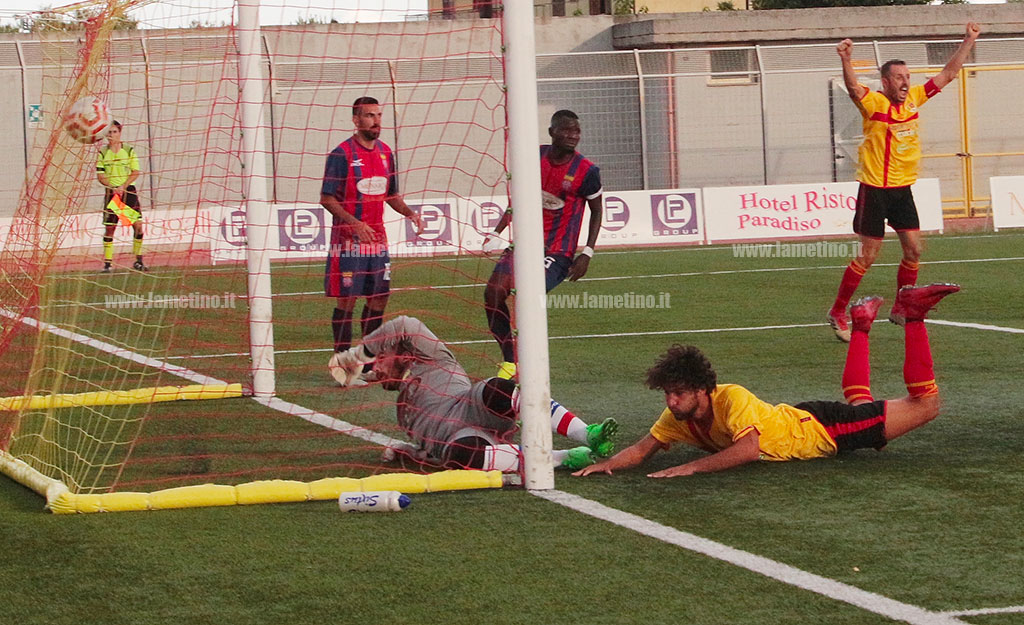 Eccellenza, il Sambiase parte col piede giusto: 2-0 al Soriano