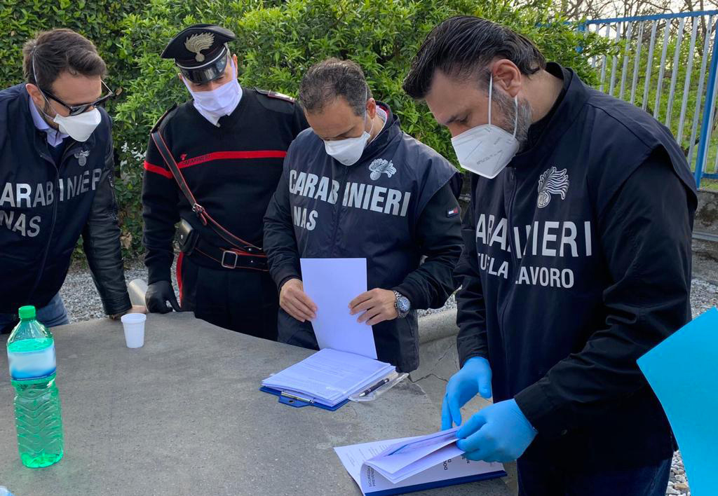 Lavoratori in nero e cibo avariato in albergo a Cortale, denunciato titolare