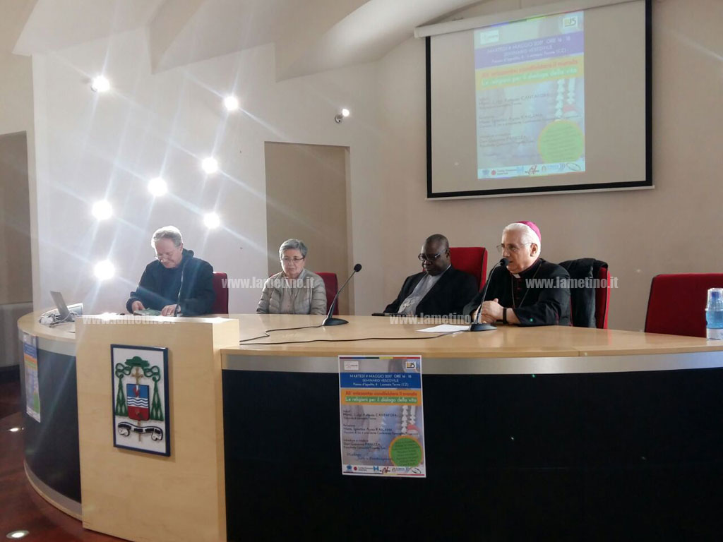 Lamezia, "All'orizzonte: condividere il mondo" incontro con Presidente Conferenza Episcopale Nigeriana per il dialogo della vita