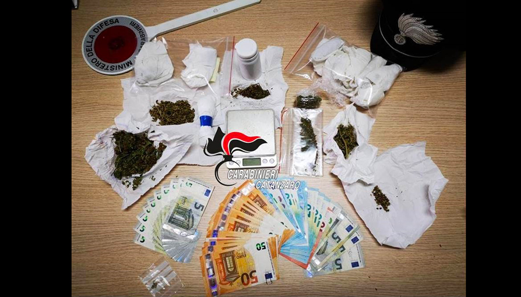 Trovato in casa con droga e soldi, arrestato 29enne a Curinga