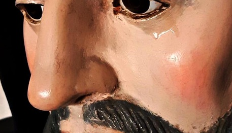 'Lacrime' su volto statua San Francesco a Cessaniti, il Parroco: "Ancora presto per gridare al miracolo"