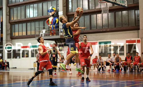 Basketball Lamezia in ripresa, sabato in campo sul parquet del Basket School Messina