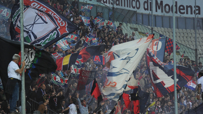 Il Crotone promosso in serie A, tifosi in festa