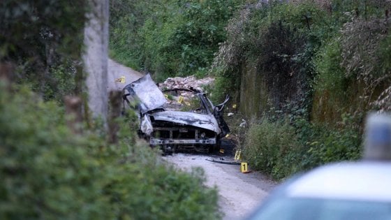 Bomba in auto a Limbadi, madre della vittima: "Non abbiamo paura, lottiamo da anni contro i Mancuso"