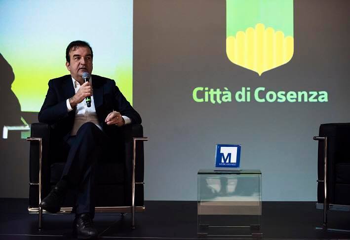 Occhiuto: "Nel 2018 Cosenza città totalmente pedonale, servita da parcheggi e tram di superficie"