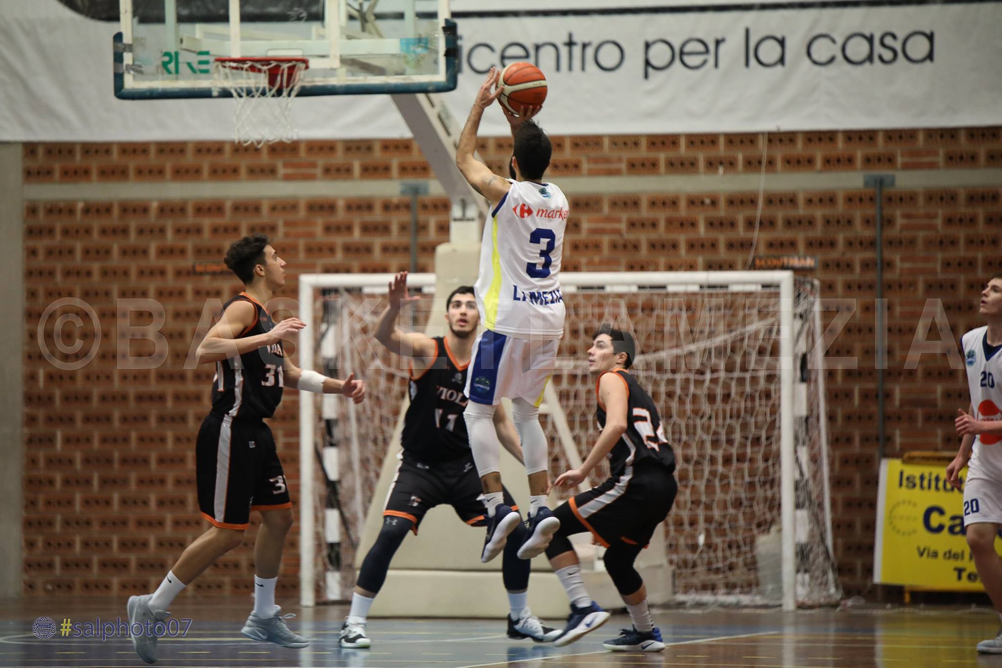 Lamezia Basket pronta a scendere in campo contro i giovani della Viola