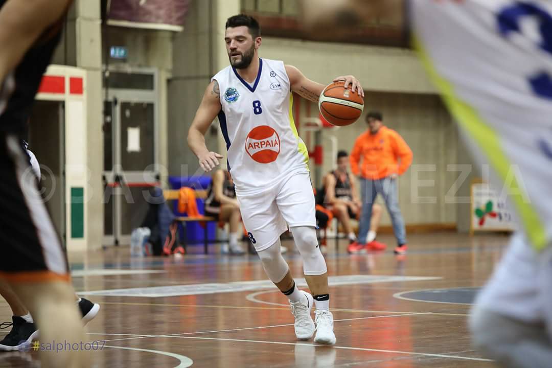 Basket Lamezia batte la Virtus Catanzaro e mantiene la vetta