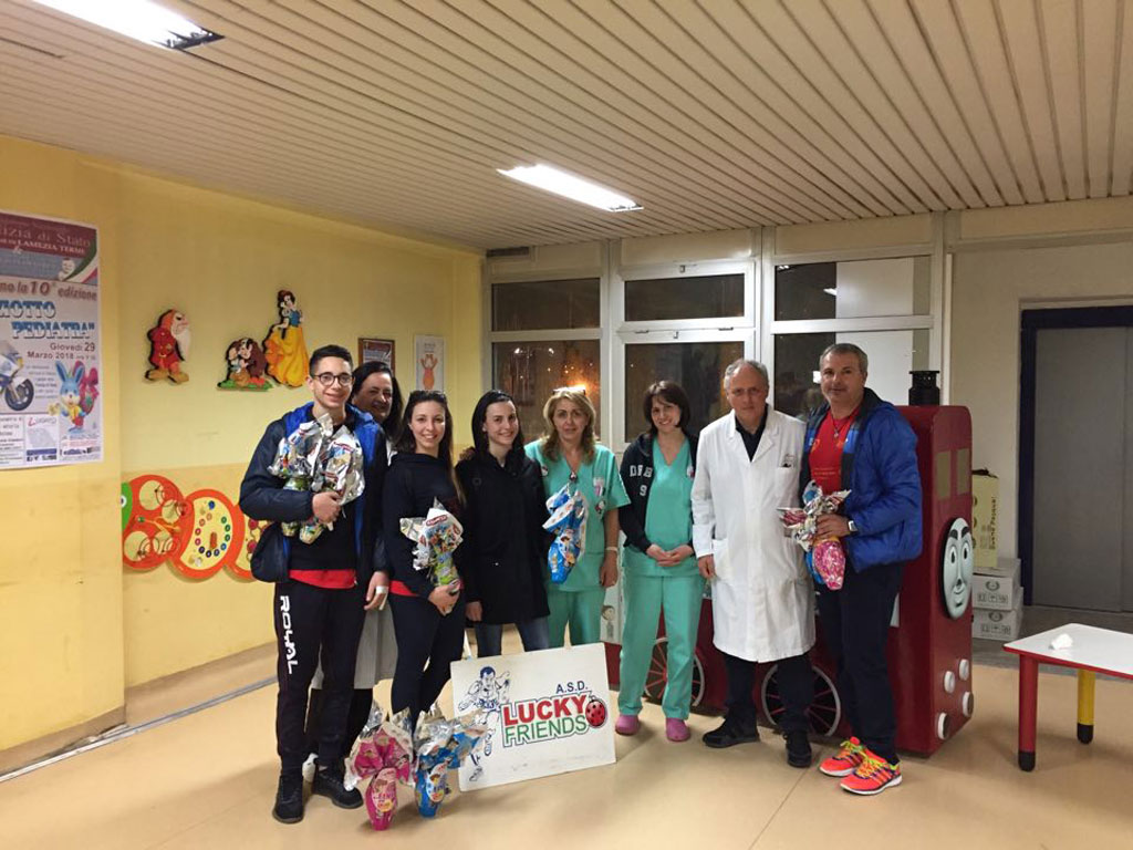 Lamezia, atleti della Lucky Friends in visita ai bambini dell'ospedale in occasione delle festività pasquali 