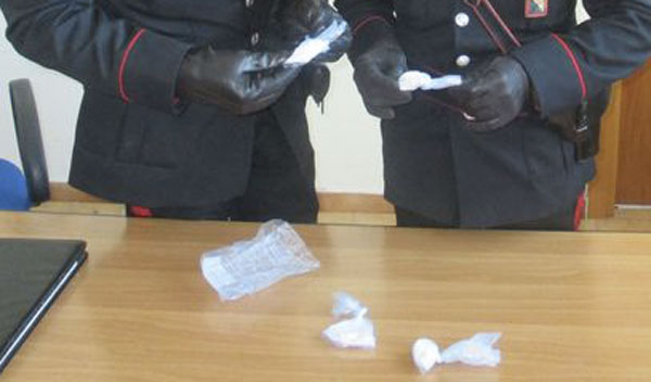 Calabria: Nascondeva 37 grammi di cocaina in casa, arrestato 