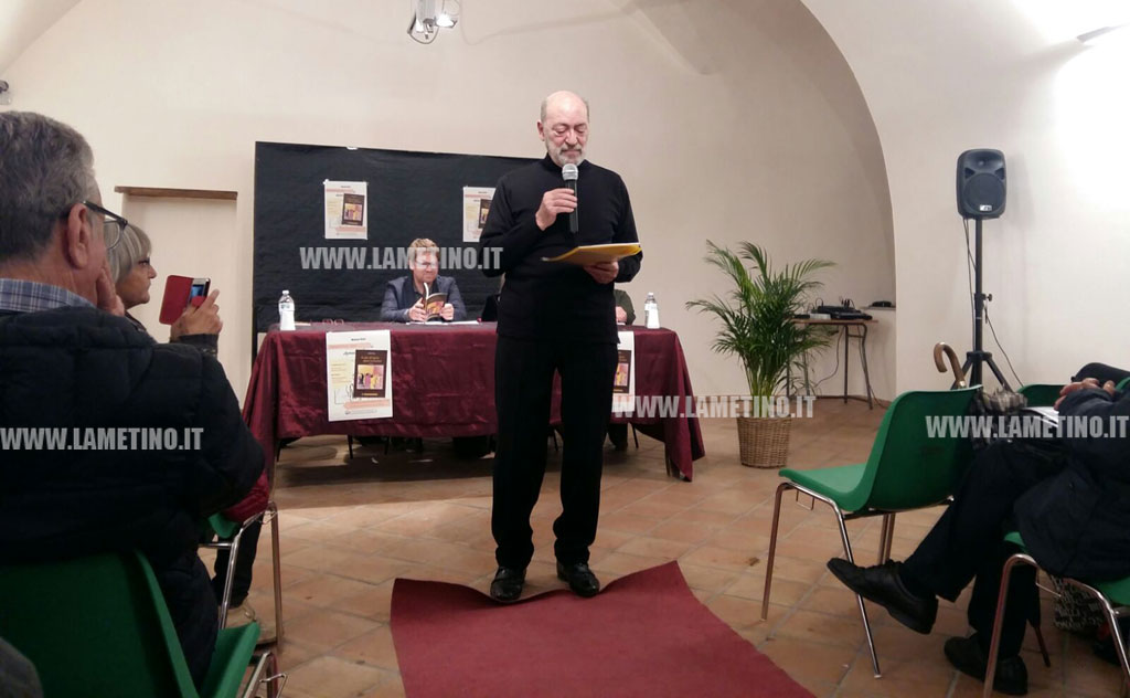 Lamezia, presentato "A calar del sipario dipinsi un'emozione" il nuovo libro di Cesare Perri, poesie di luce e di riparo