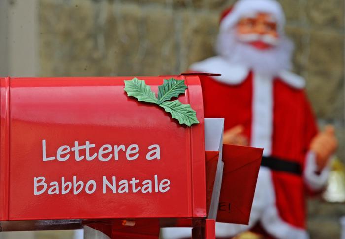 L'Albero dei Desideri, riparte iniziativa "Giocami ancora" per raccolta libri o giocattoli usati a Lamezia