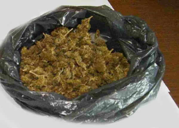 Calabria: Avevano 5 kg canapa indiana, arrestate mamma e figlia 