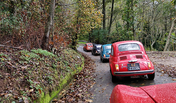Carovana fiat 500 in visita al Santuario di Conflenti