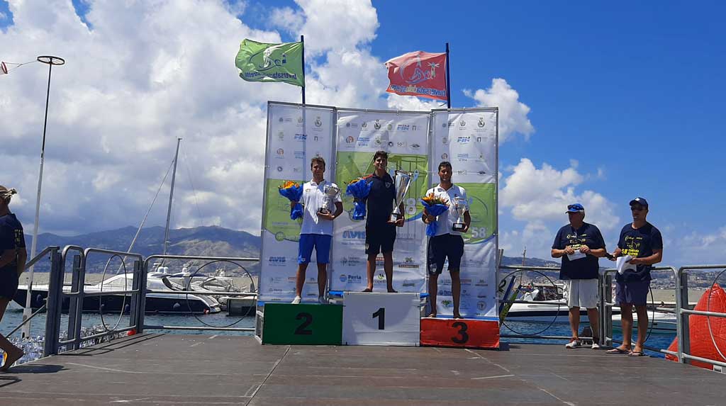 58Traversata-dello-Stretto-podio-assoluto_201c7.jpg