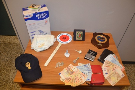 Sorpresi con 40 grammi eroina e coca, 2 arresti a Catanzaro