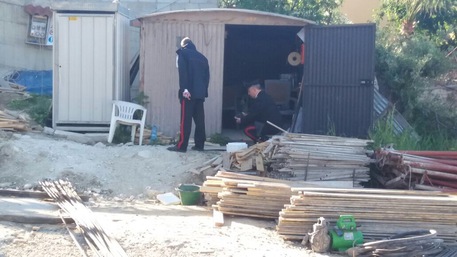 Bottiglia incendiaria in cantiere edile nel cosentino, indagini in corso