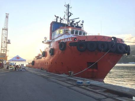 A Vibo Marina nave "Hamal Napoli" con 250 migranti a bordo