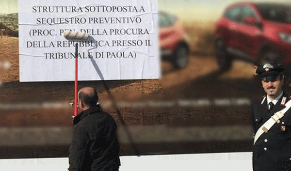 Cartelloni pubblicitari a persone vicino cosca, 12 indagati dalla Procura di Paola 