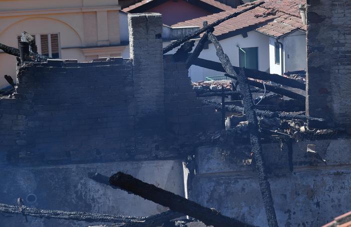 Incendio in appartamento a Genova, 49enne di origine calabrese in gravi condizioni