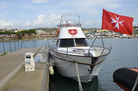 Motonave soccorso migranti donata a volontari ordine Malta