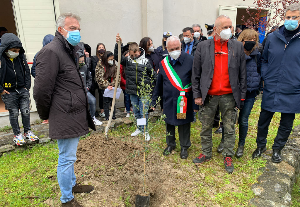 Tavolo sui minori, assessori De Caprio e Gallo a San Luca: "La Regione vicina ai ragazzi"