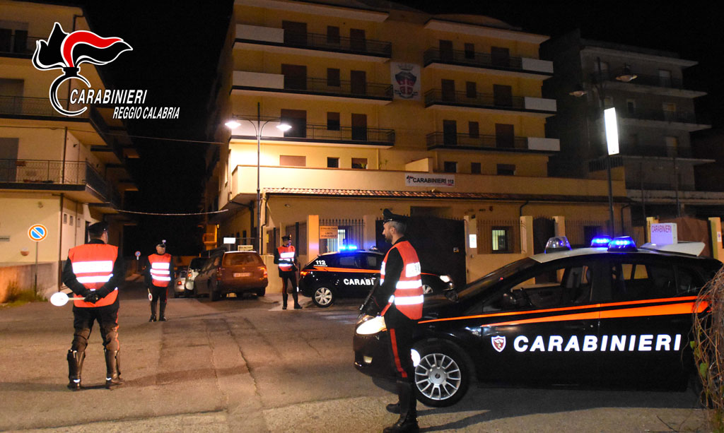Violentarono ragazzine, due arresti nel Reggino