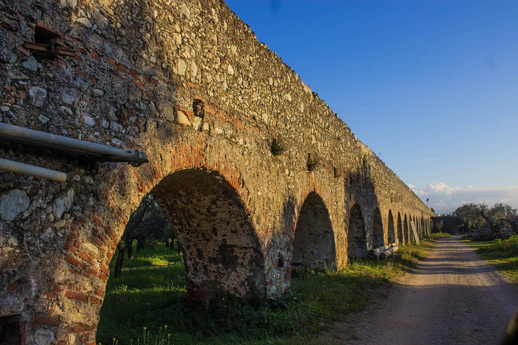 Acquedotto-borbonico-Lamezia_1.jpg