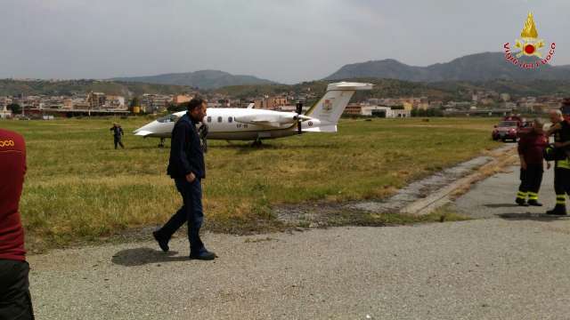 Piccolo jet esce fuori pista a Reggio Calabria, nessu ferito