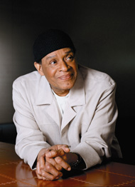 Calabria: Ultimi preparativi per concerto Al Jarreau domani al Parco della Biodiversità