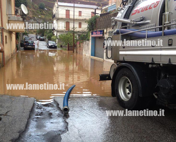 Allagamenti-Nocera-terinese-agosto-2013-4.jpg