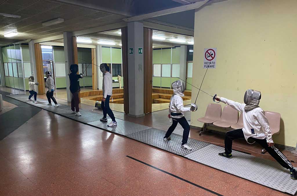 Allenamenti-del-CSL-in-un-corridoio-del-PalaSparti_e2c7b.jpg