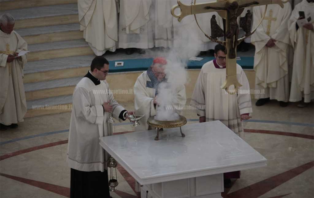 Altare-concattedrale4-250319_d0c79.jpg